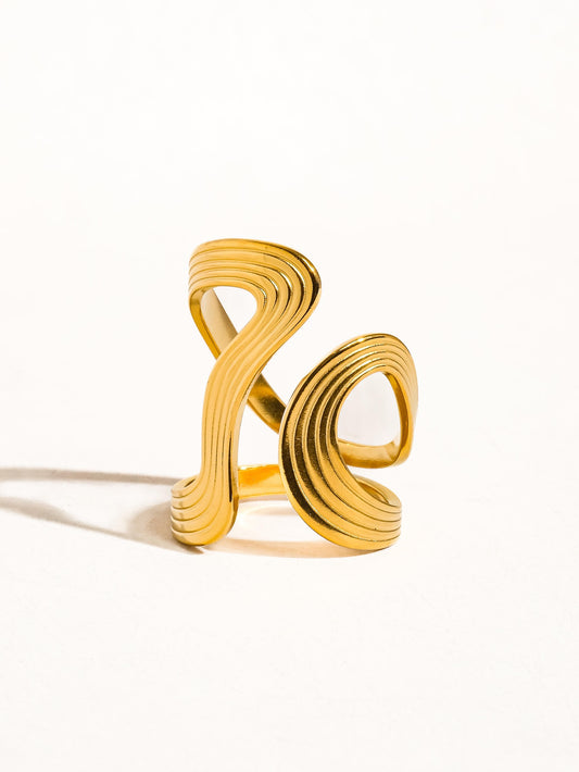 18k Gold Wavy Abstract Ring